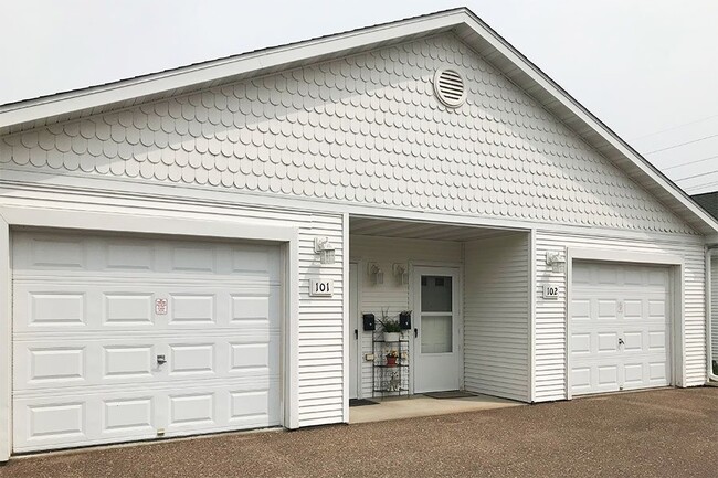 Building Photo - PINE BEND TOWNHOMES