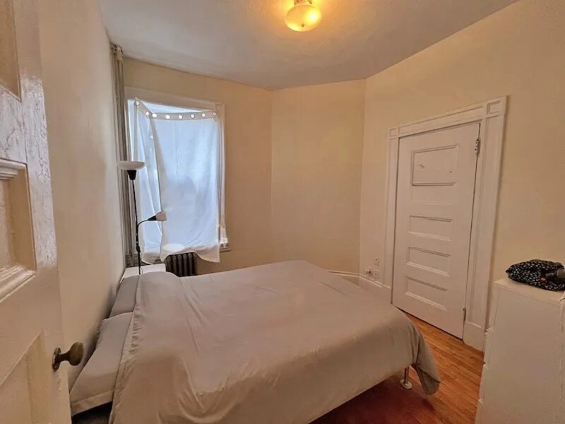 Building Photo - 2 Ware St