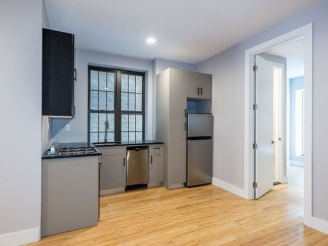 Building Photo - "Charming 3-Bedroom Brooklyn Retreat with ...