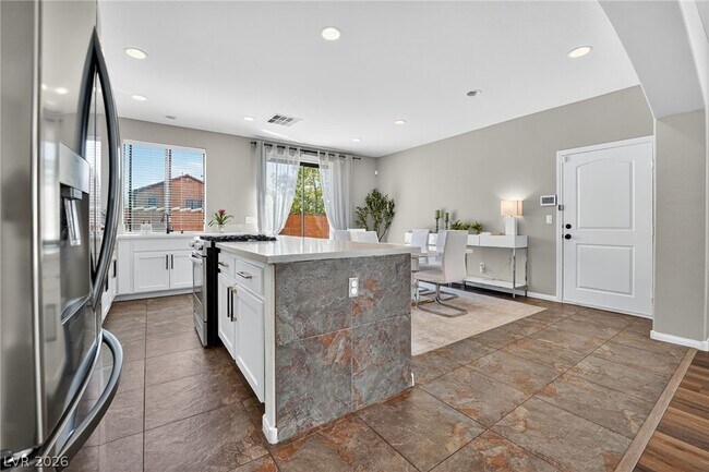 Building Photo - 3932 Bagua Ct