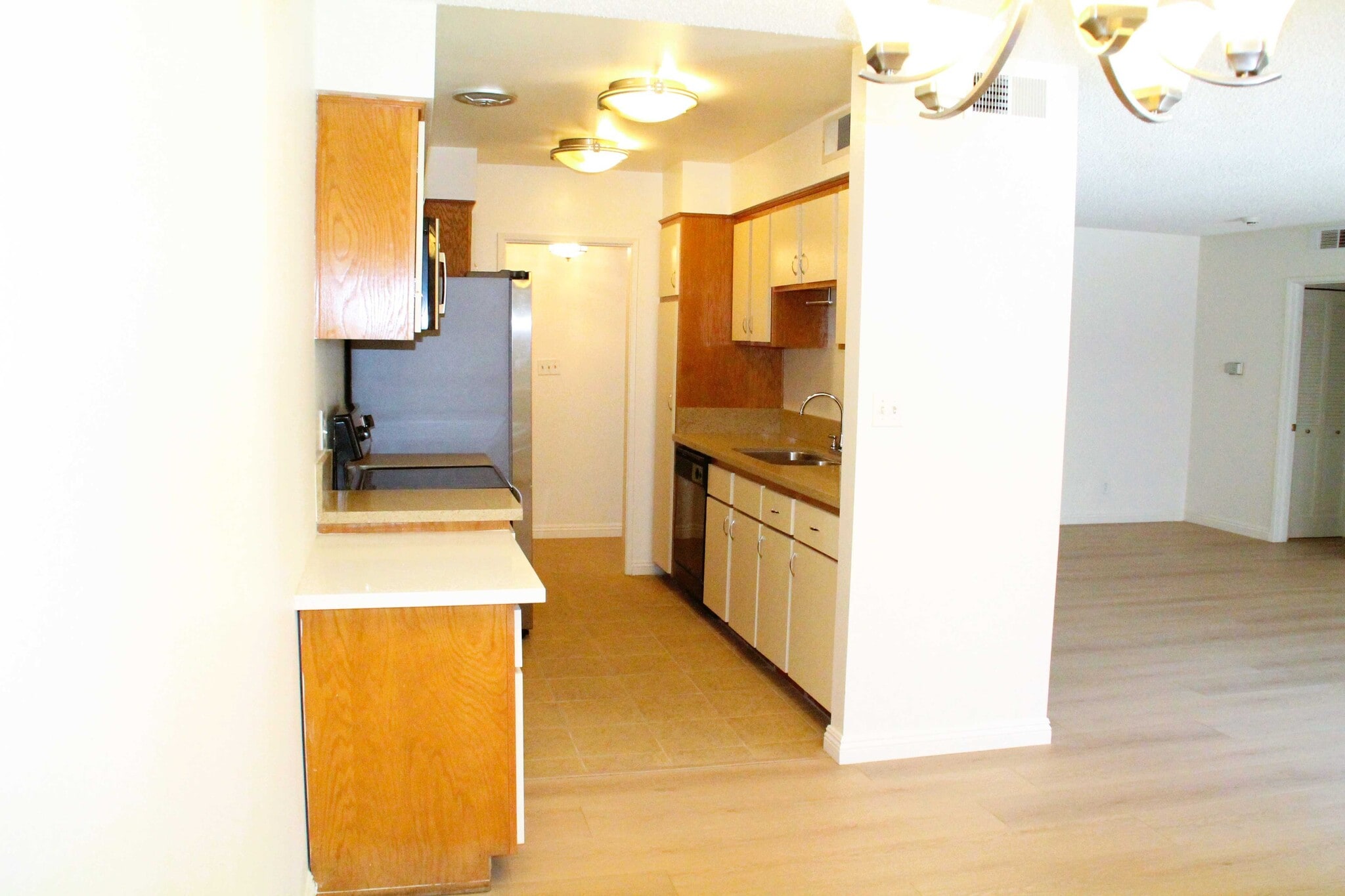 Building Photo - 4487 Colbath Ave