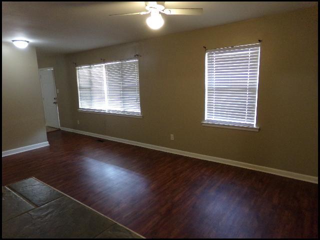 Building Photo - 13 Point O Woods Dr