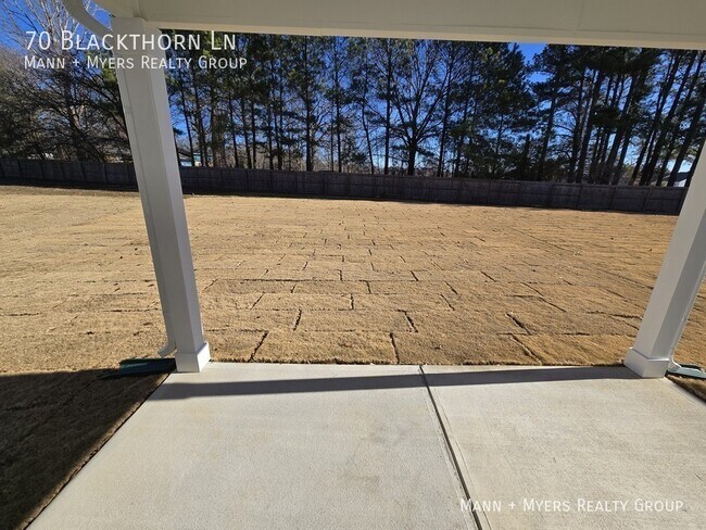 Building Photo - 70 Blackthorn Ln