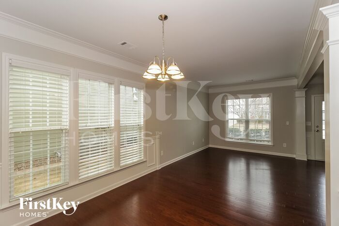 Building Photo - 816 Poplar Terrace