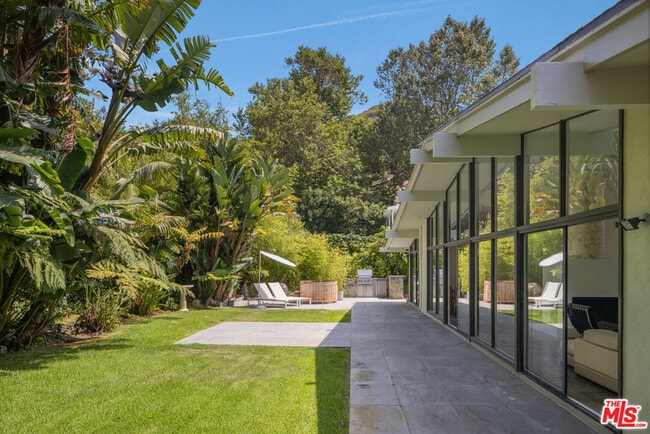 Building Photo - 30611 Las Estrellas Dr