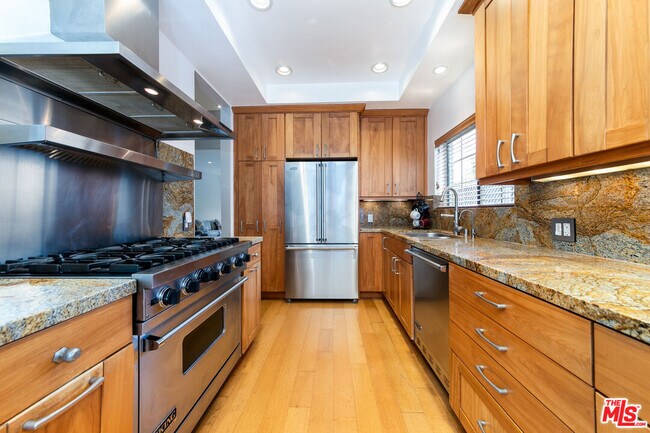 Building Photo - 1358 Holmby Ave