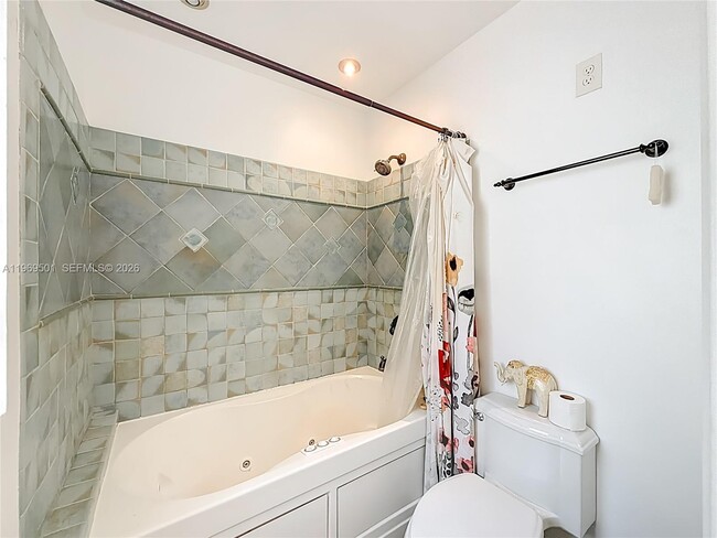 Building Photo - 2133 N 14th Ave