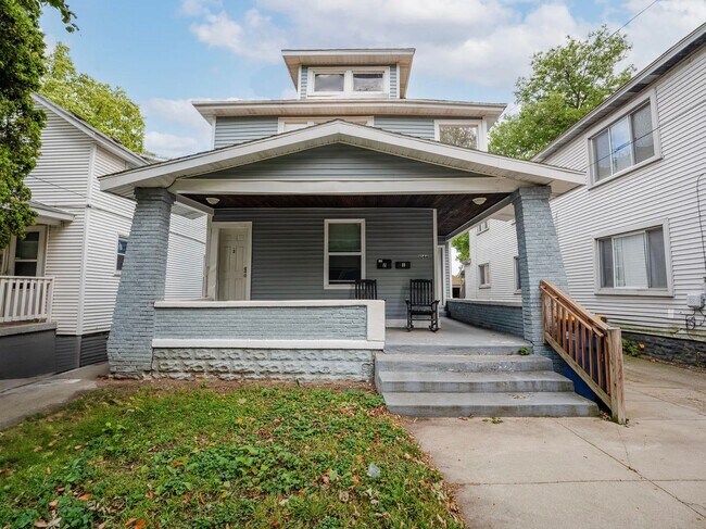 Building Photo - 1044 Muskegon Ave NW