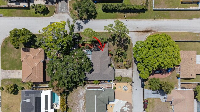 Building Photo - 6180 30th Ct S