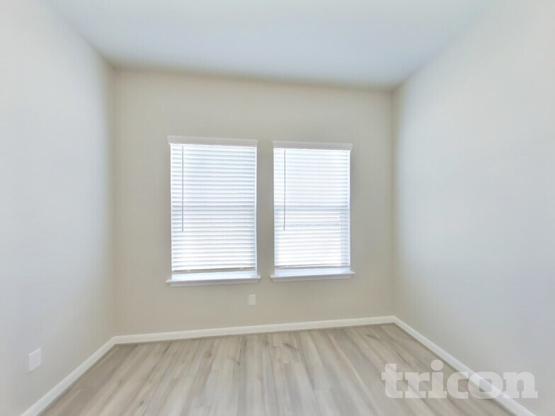 Building Photo - 5915 Noah Pl