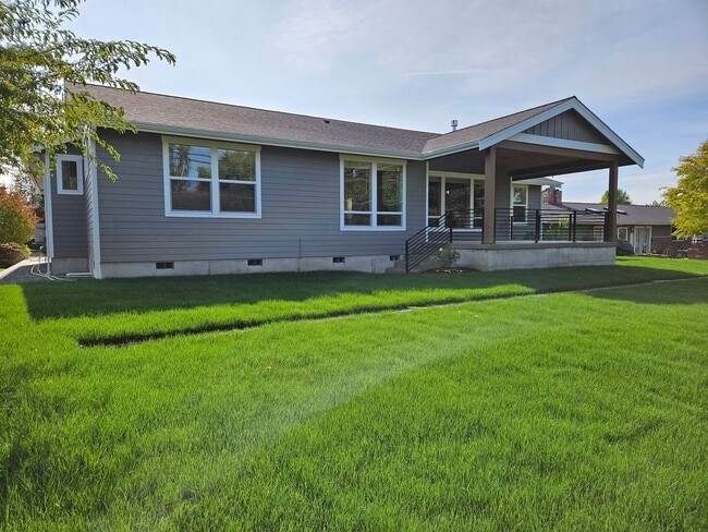 Building Photo - MOVE IN SPECIAL! Newly Built Home in Birch Bay Village!