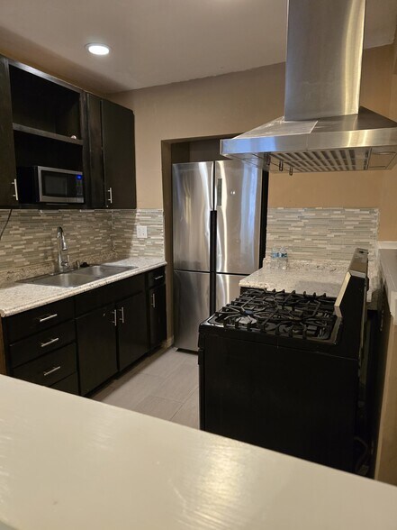 Building Photo - 744 California St