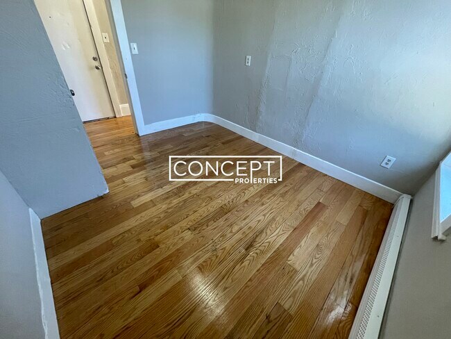 Building Photo - 270 Bowdoin St