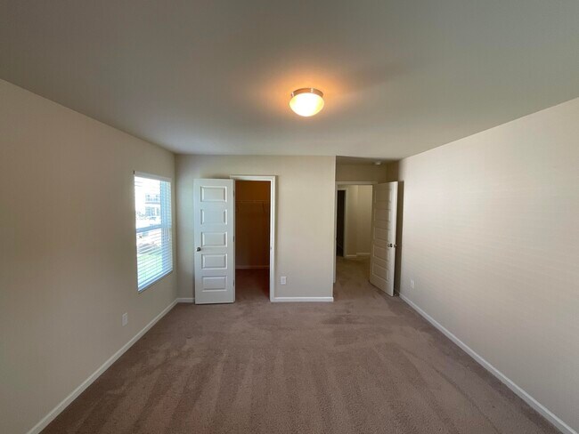 Building Photo - 4701 Southwind Rd