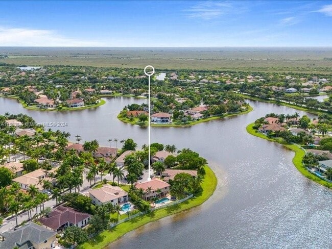 Building Photo - 926 Marina Dr