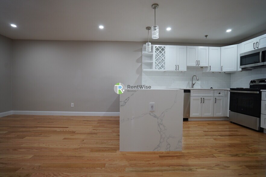 Building Photo - 1198 Commonwealth Ave