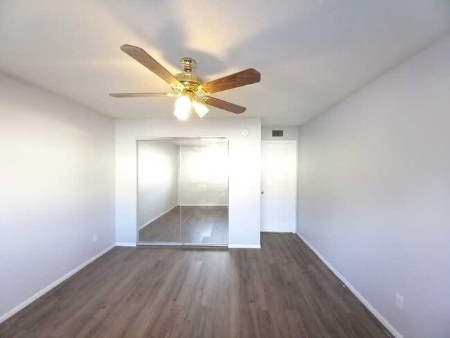 Building Photo - 4729 39th Ave N