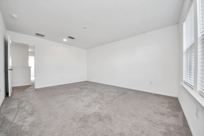 Building Photo - 25927 Chicory Dr