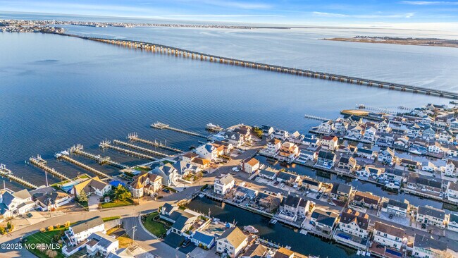 Building Photo - 3456 E Thistle Ave