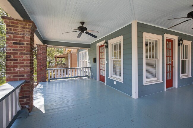 Building Photo - Charming Craftsman Home in Montford