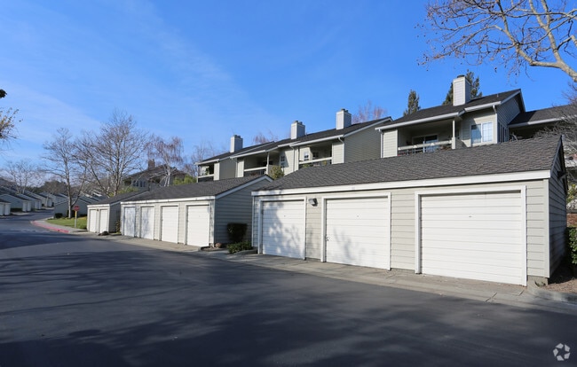 Building Photo - Canyon Meadows