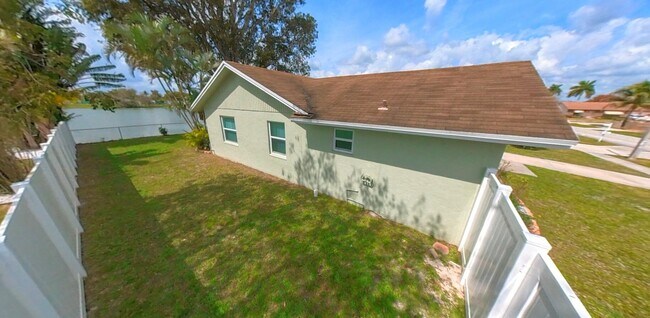 Building Photo - 1103 Harmony Way