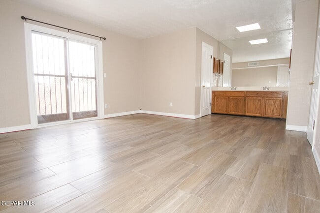 Building Photo - 1582 Bengal Dr