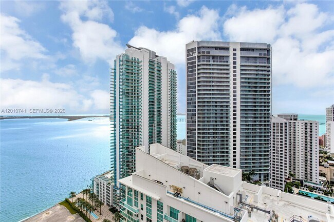 Building Photo - 1200 Brickell Bay Dr