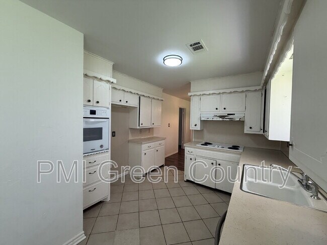 Building Photo - 8174 E 31st Pl