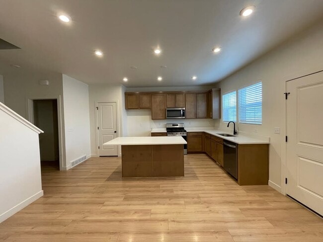 Building Photo - 4356 Hurstbourne Dr