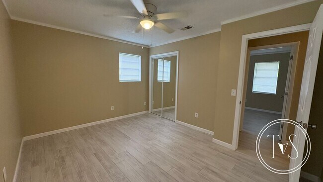 Building Photo - 411 Rogers Rd