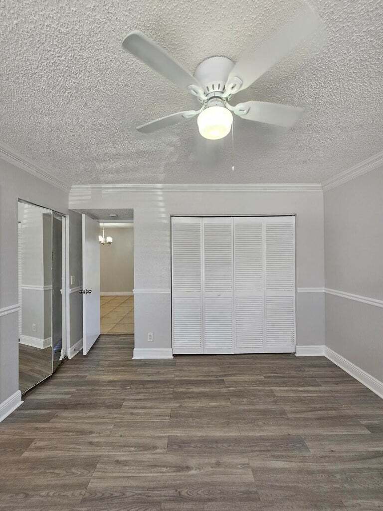Building Photo - 1453 Lake Crystal Dr