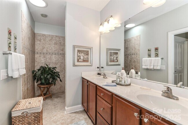 Building Photo - 115 Brawley Point Cir