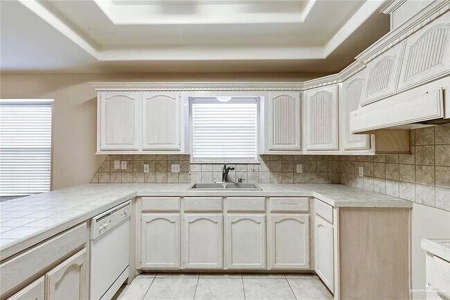 Building Photo - 17 N 45th St