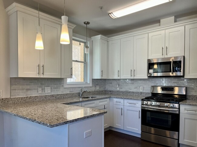 Primary Photo - 140 36th St