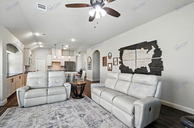 Building Photo - 3829 Honey Grove Dr