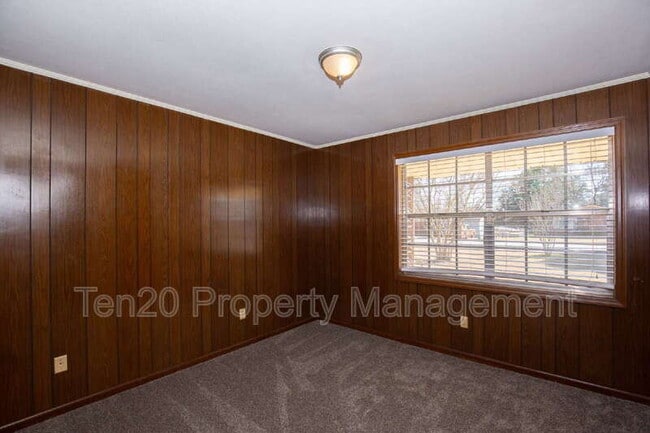 Building Photo - 6219 Stoneway Dr