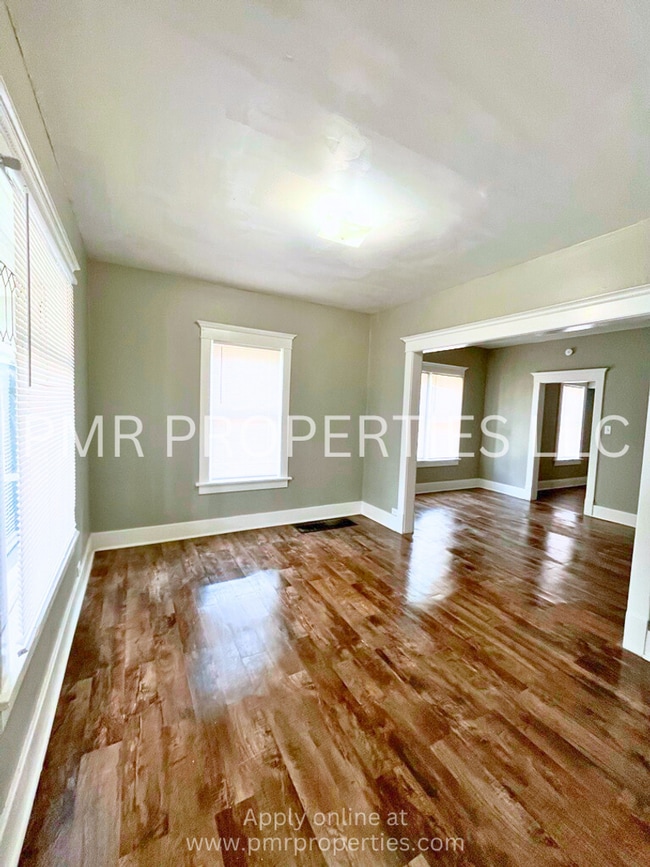 Building Photo - 3 Bedrooms/1 Bathroom House