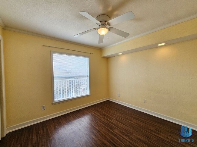 Building Photo - EVERGREEN#119