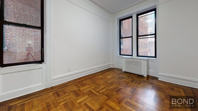 Building Photo - 200 W 58th St