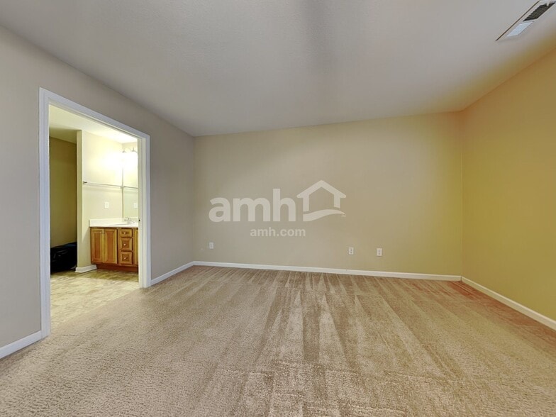 Building Photo - 10429 Kentwell Rd