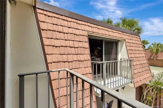 Building Photo - 2930 SW Sunset Trace Cir