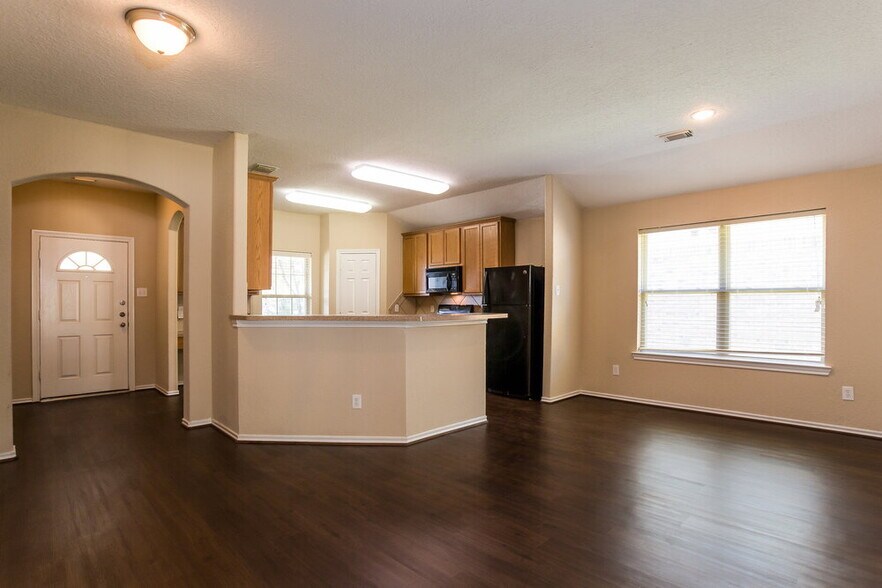 Building Photo - 3702 Primrose Trace Ln