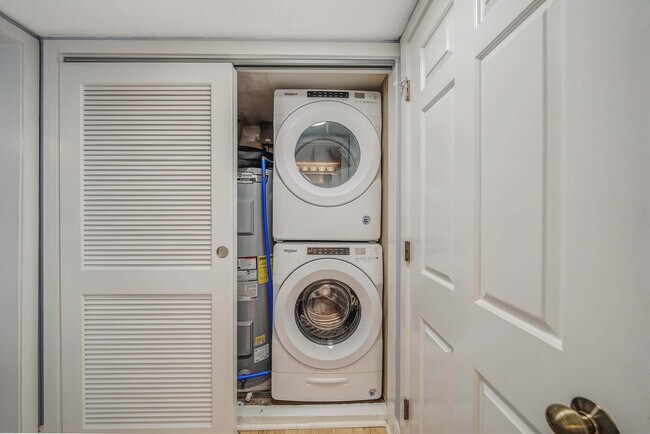 Building Photo - 4600 Kingfish Ln