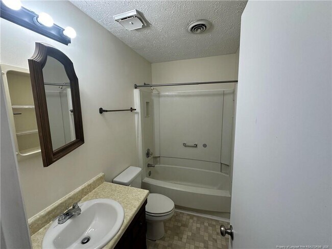 Building Photo - 6903 Flying Cloud Ln