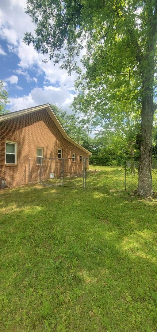 Building Photo - New Brockton!!!