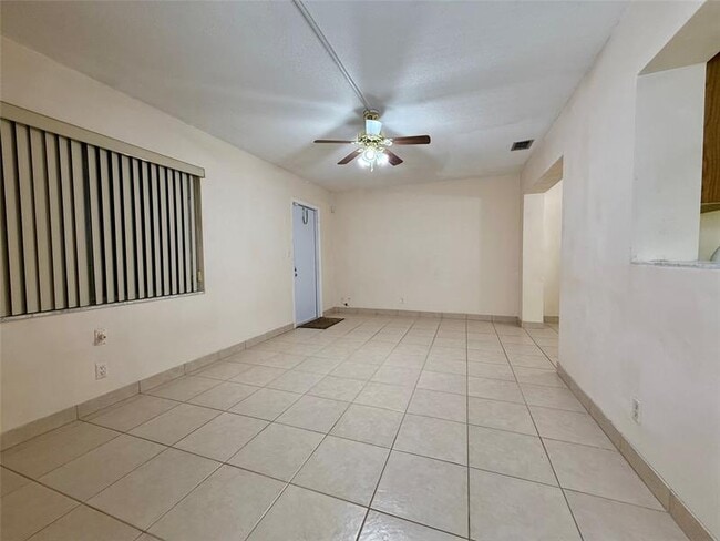 Building Photo - 7508 NW 67th Ave