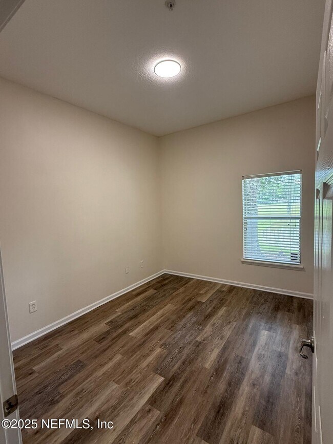 Building Photo - 7063 Deer Lodge Cir