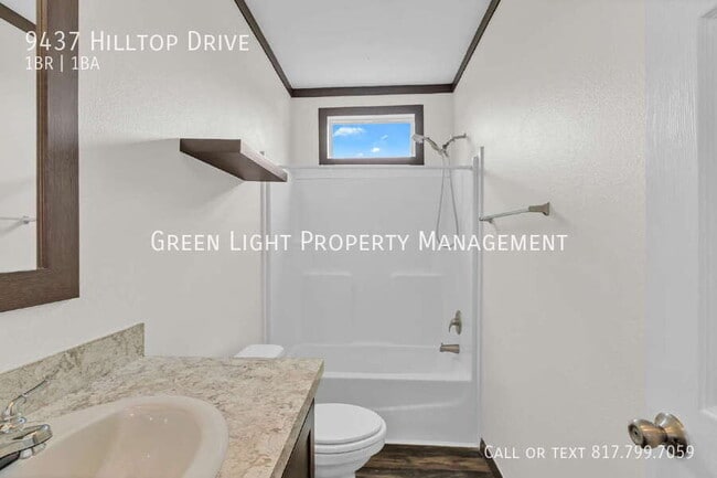 Building Photo - 9437 Hill Top Dr