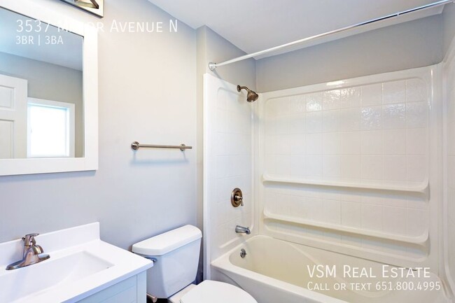 Building Photo - JUST REMODELED - 3 Bed 3 Bath Home Availab...